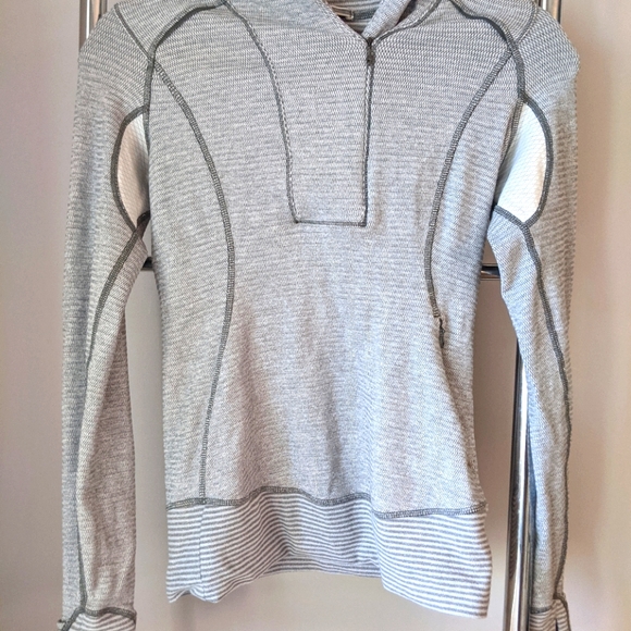 Lululemon sweater - Picture 1 of 4